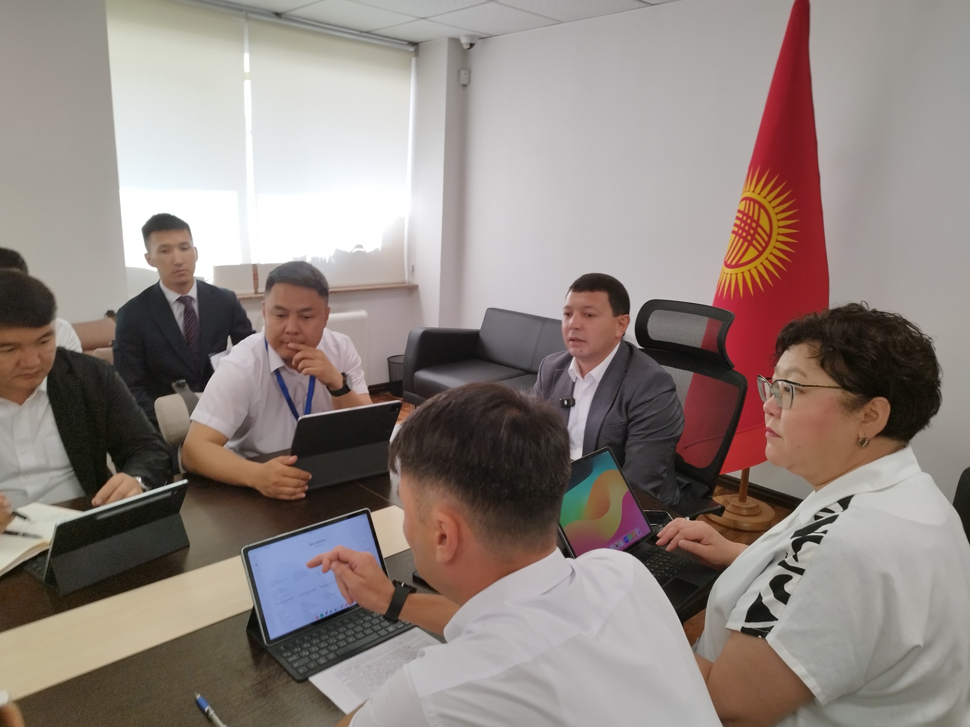 Подготовка к Играм кочевников. В этногородке к работам привлечено 350 человек