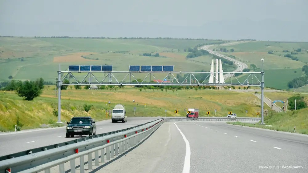 Водителей снова начнут штрафовать за среднюю скорость на трассе Тараз - Шымкент