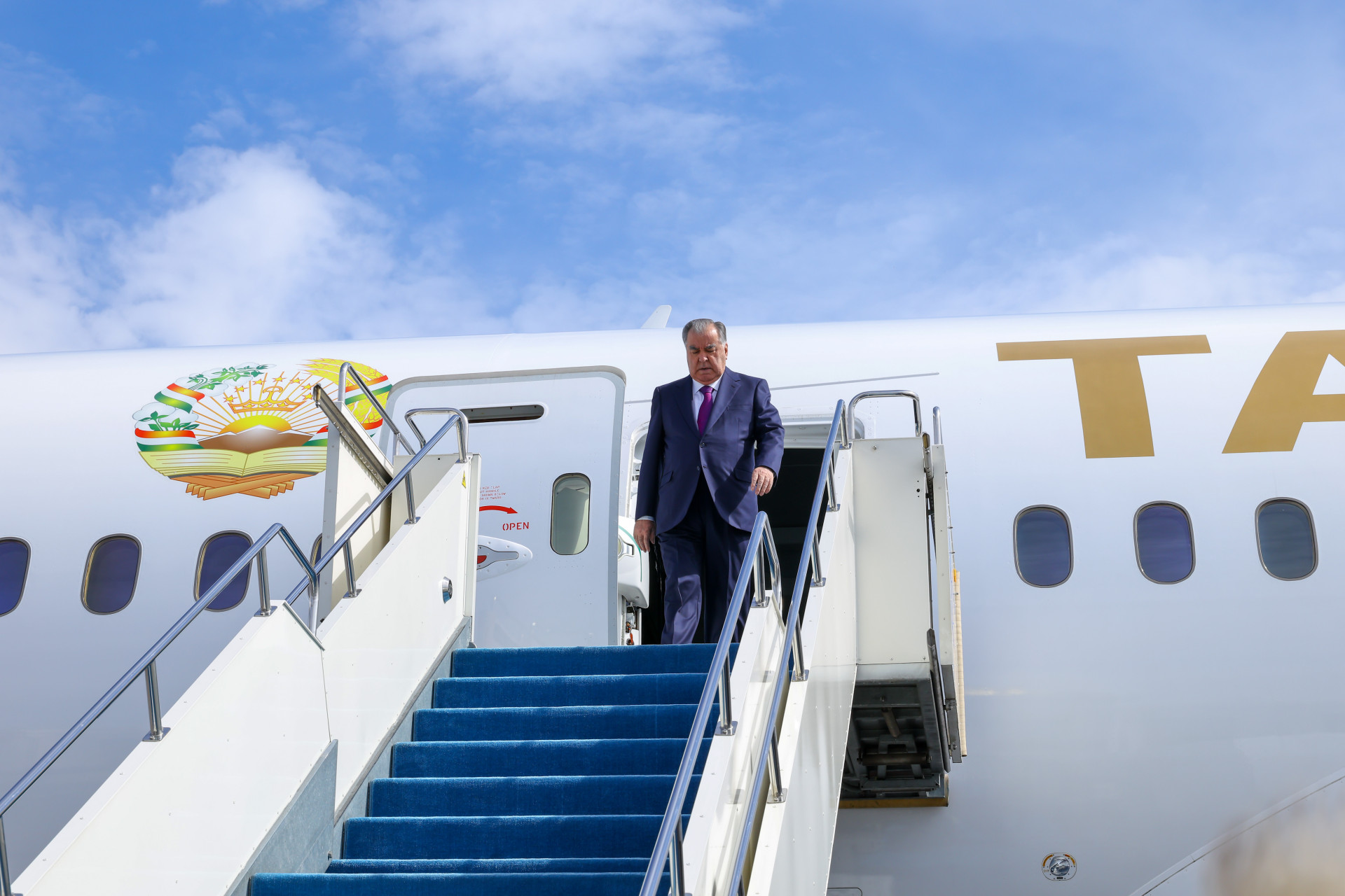 Президенти Тоҷикистон Эмомалӣ Раҳмон ба Остона омад