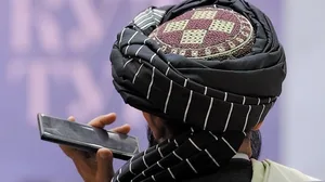 В Афганистане чиновникам запретили использовать смартфоны (видео)