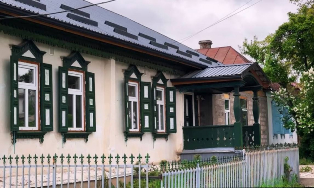 Что сносят, строят и ремонтируют в Караколе. Рассказываем и показываем