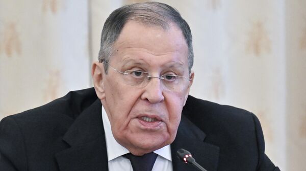 Лавров: реҷаи Киев барои қурбон кардани ҳаёти миллионҳо украинӣ омода аст