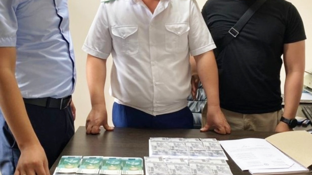 Верховный суд оставил в силе приговор бывшему помощнику прокурора за вымогательство взятки