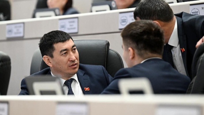 Депутат призывает власти увеличить компенсации граждан, инфицированных ВИЧ по вине медиков
