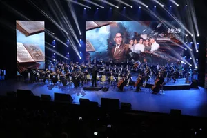 В Баку состоялся торжественный литературно-художественный вечер к 120-летию Самеда Вургуна (ФОТО)