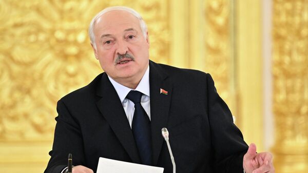 Лукашенко: никак не реагирую на болтовню, которая идет из Киева