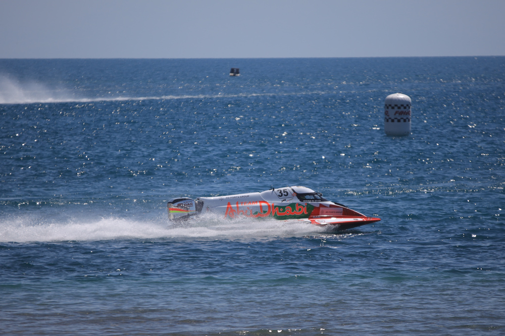 Чем "Формула-1" на воде на Иссык-Куле отличается от других этапов F1H2O? (видео)