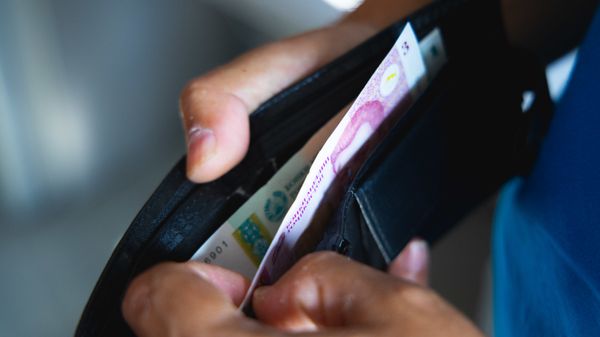 Кому чаще всего задерживают зарплату в Таджикистане?
