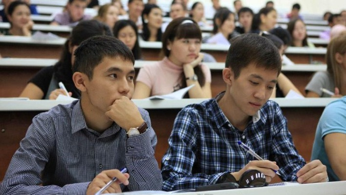 Продлено время первого тура приема абитуриентов в вузы