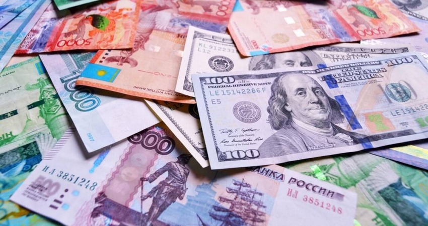 Рубль вновь резко вырос, евро падает: курс валют на 21 мая