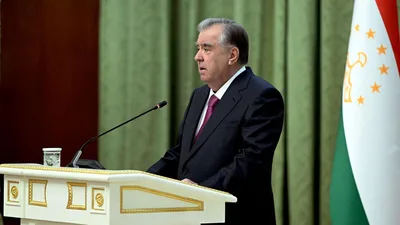 Рахмон вручил таджикистанцам более 160 наград ко Дню независимости
