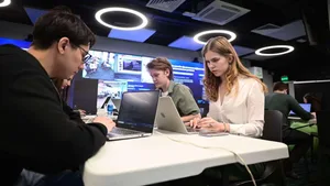 В Душанбе стартовал набор в бесплатную IT-школу из России