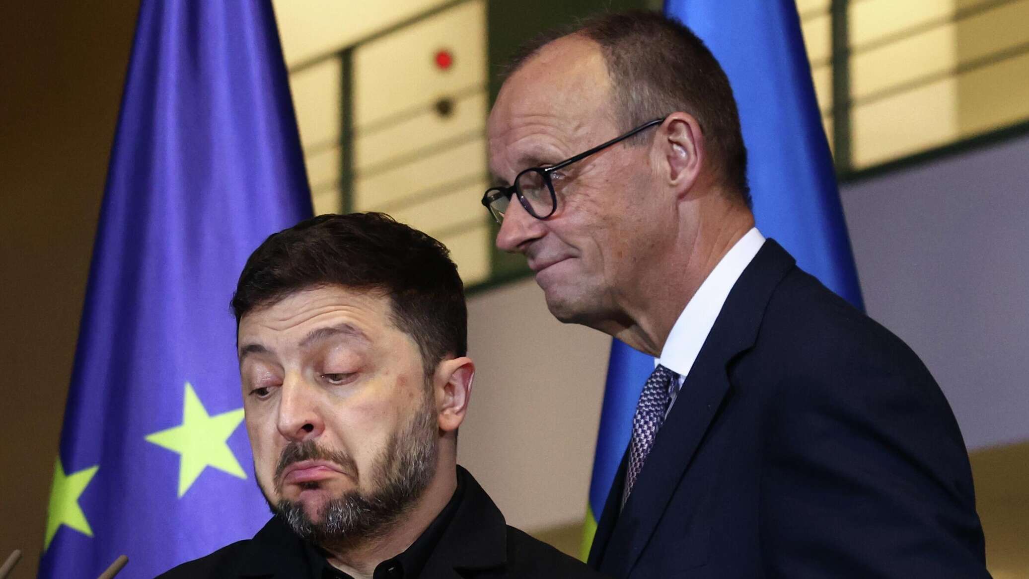 Дар Олмон дар бораи кӯшиши Мертс барои кӯмак ба Украина сахт гуфтанд