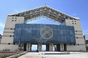 В Чолпон-Ате продолжается капитальный ремонт ипподрома