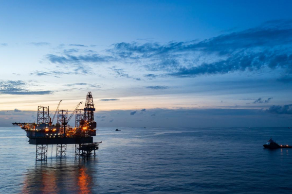 Нефть торгуется разнонаправленно