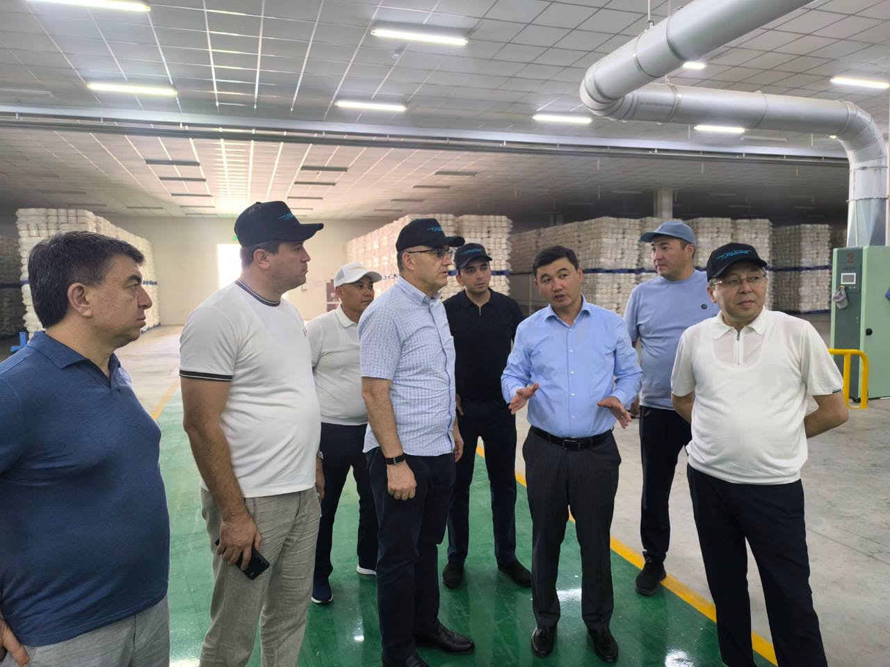 Министр энергетики Таджикистана ознакомился с работой текстильного предприятия Kazakhstan Lihua в Казахстане