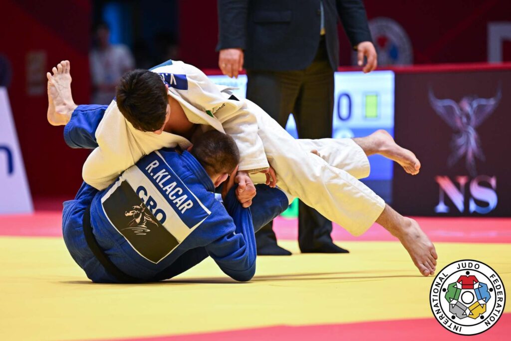 Серебро и три бронзы: Таджикистан вошёл в топ-8 чемпионата Азии по дзюдо