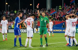 Игрок «Рахша» ударил арбитра и получил год дисквалификации
