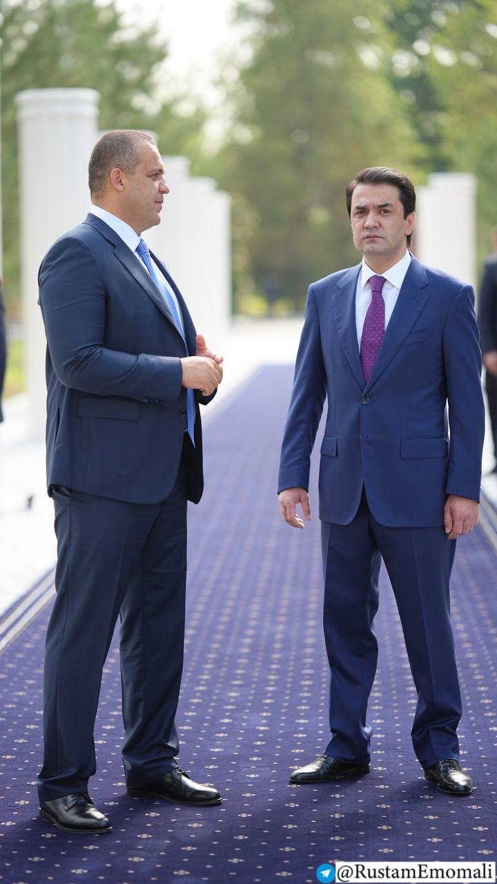 Рустами Эмомали и Умар Кремлёв дали старт строительству нового спортивного комплекса в Душанбе