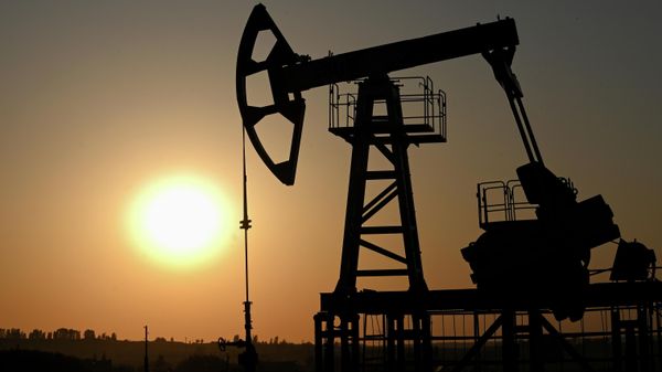 В Таджикистане ужесточат контроль цен на бензин и газ