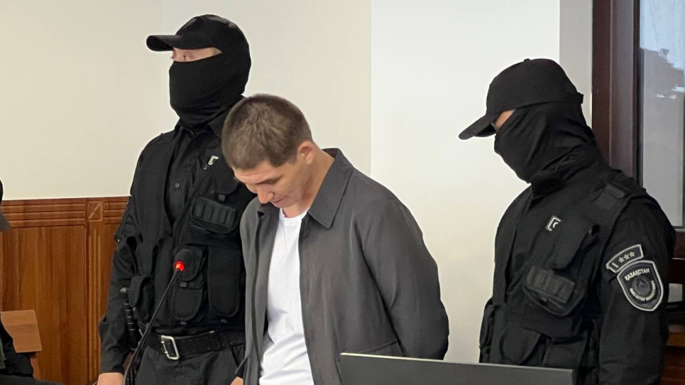 Убийство семьи в Атырау: пожизненный срок запросил прокурор для Султана Сарсемалиева