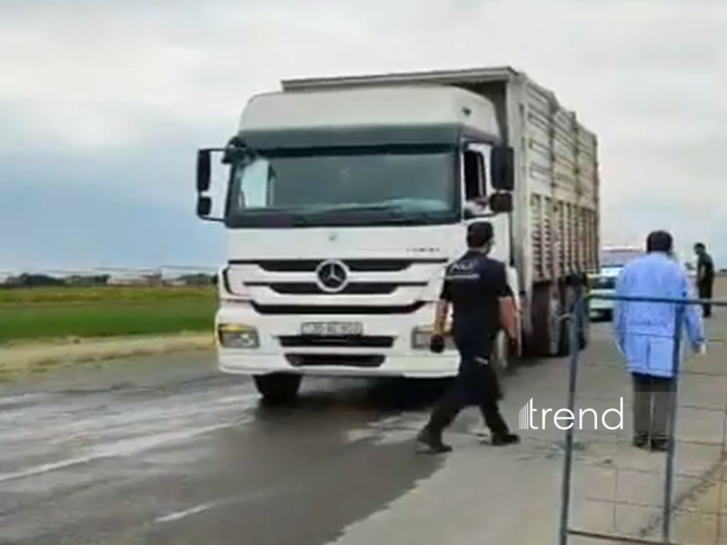 На въезде в село Алыушагы Самухского района установлен контрольный пост (ВИДЕО)