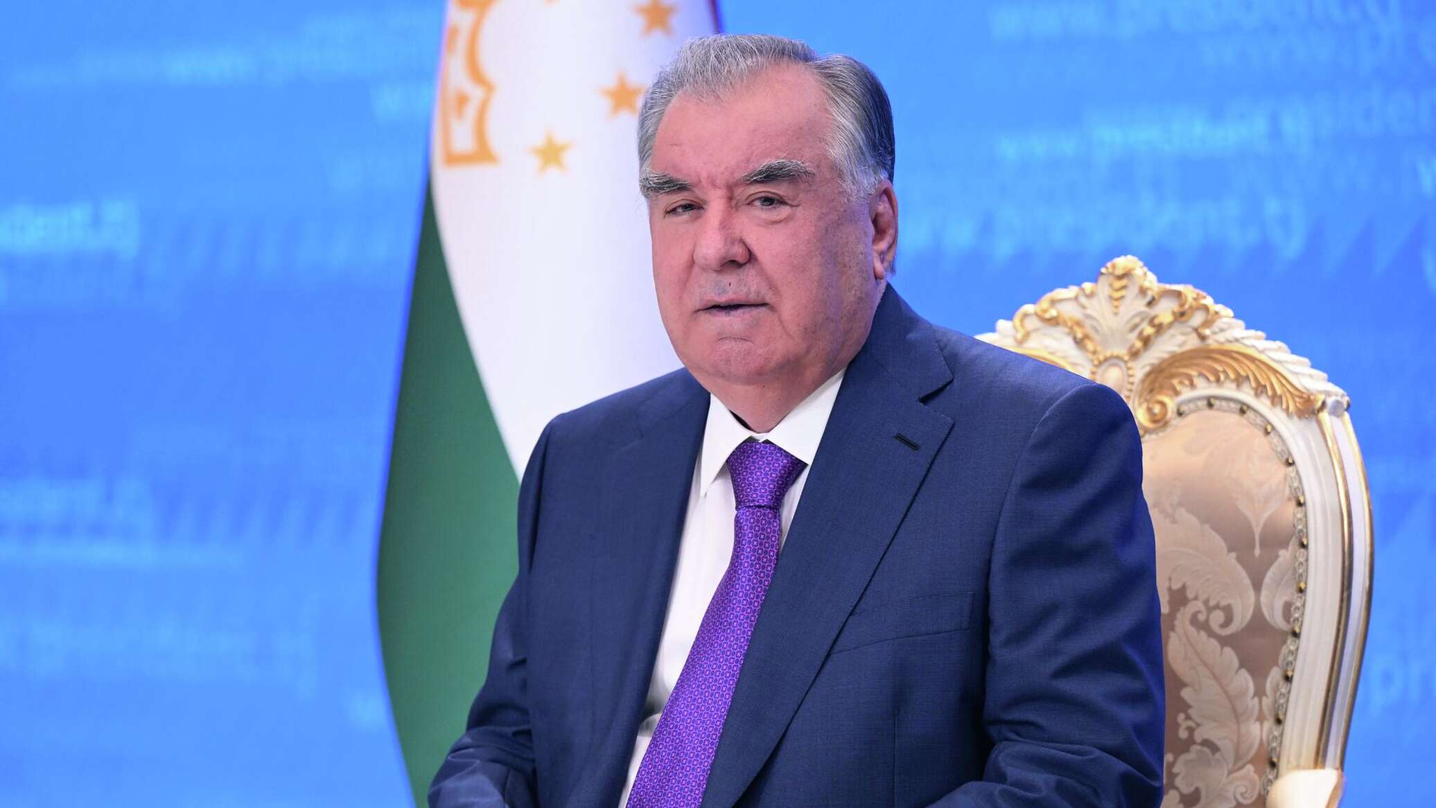 Рахмон поздравил граждан Таджикистана с Днем молодежи