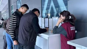 В аэропортах Таджикистана дают советы выезжающим в РФ мигрантам