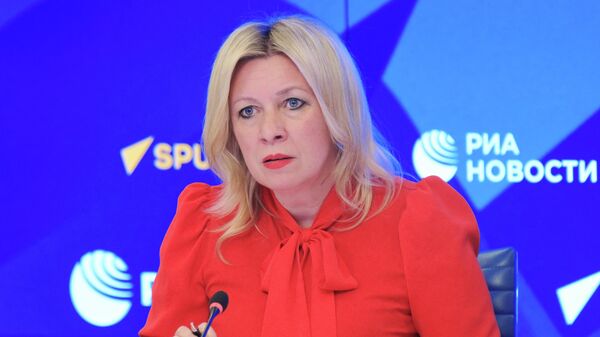 Захарова: Зеленский амал мекунад бо мантиқи террористӣ