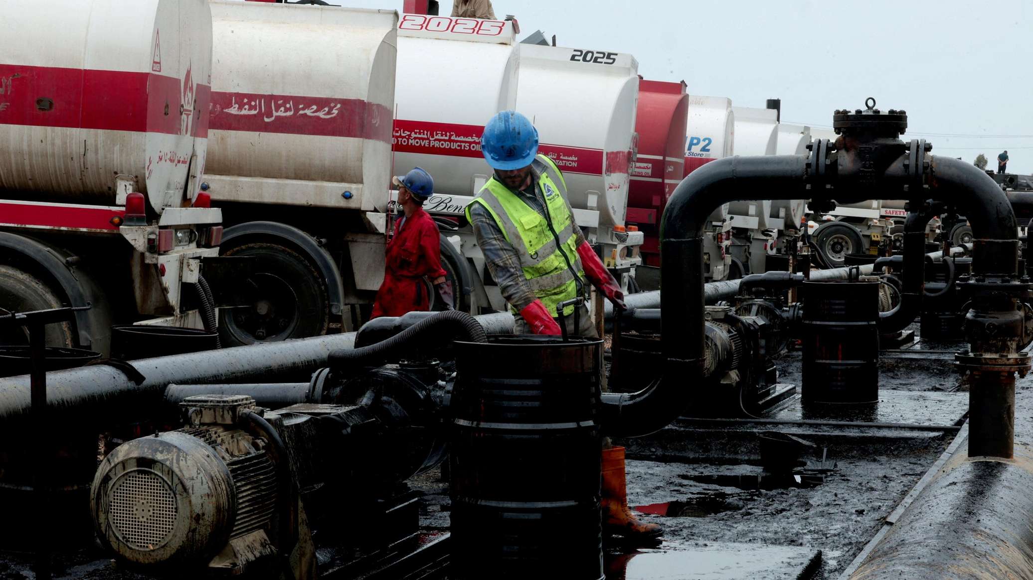 Таджикистан хочет закупать нефть и нефтепродукты у Ирана